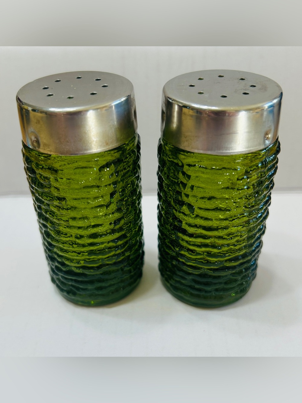 Vintage Anchor Hocking salt & pepper shakers in avocado green. - Picture 2 of 5